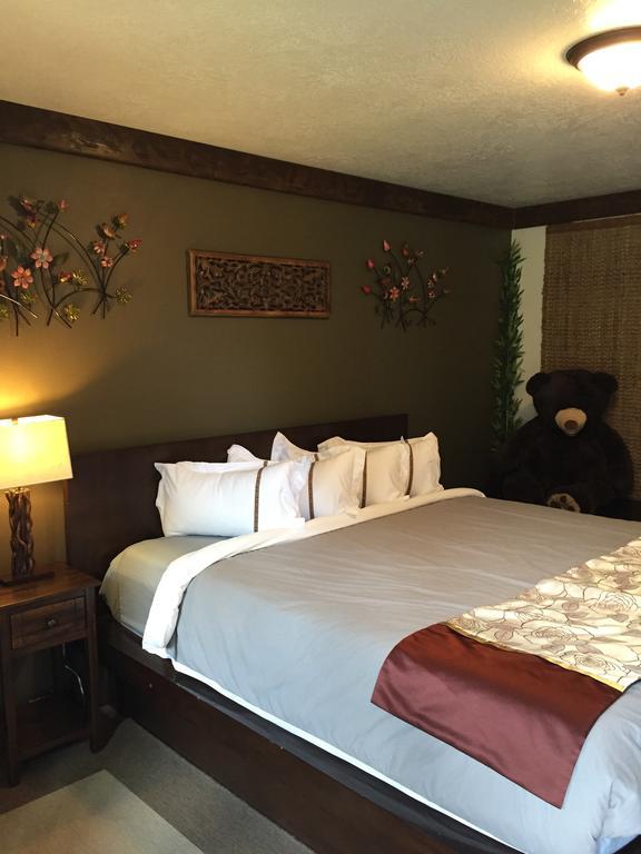 Tao'S Inn West Yellowstone Ngoại thất bức ảnh