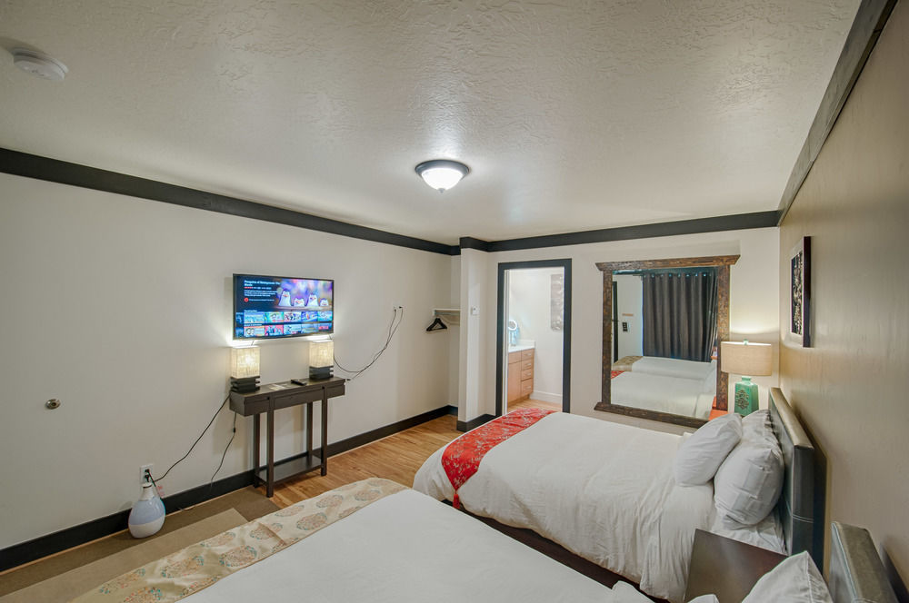 Tao'S Inn West Yellowstone Ngoại thất bức ảnh