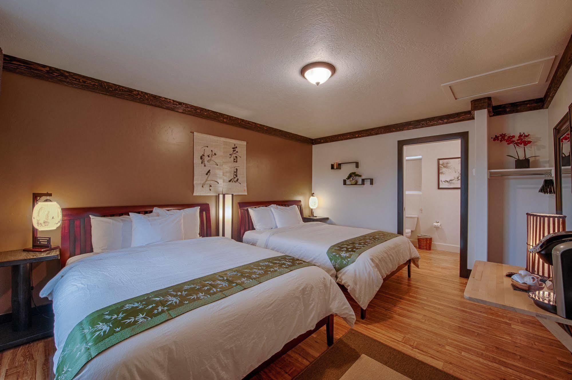 Tao'S Inn West Yellowstone Ngoại thất bức ảnh