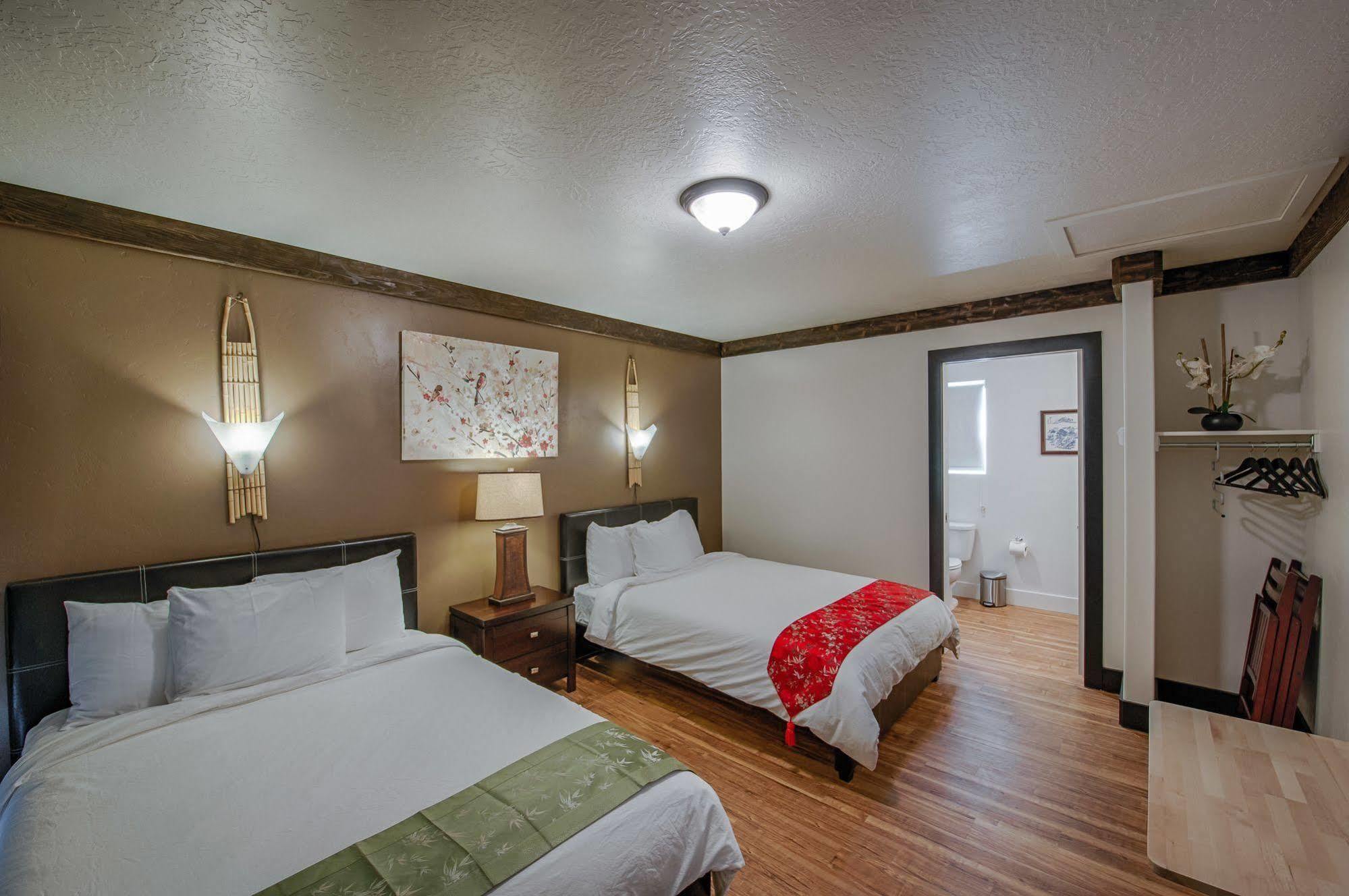 Tao'S Inn West Yellowstone Ngoại thất bức ảnh